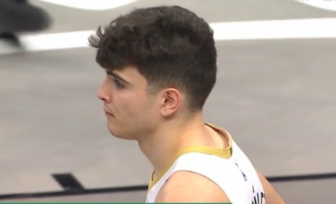 刚换上也能进！篮网防守出问题 冈萨雷斯底角空位绝平三分命中！